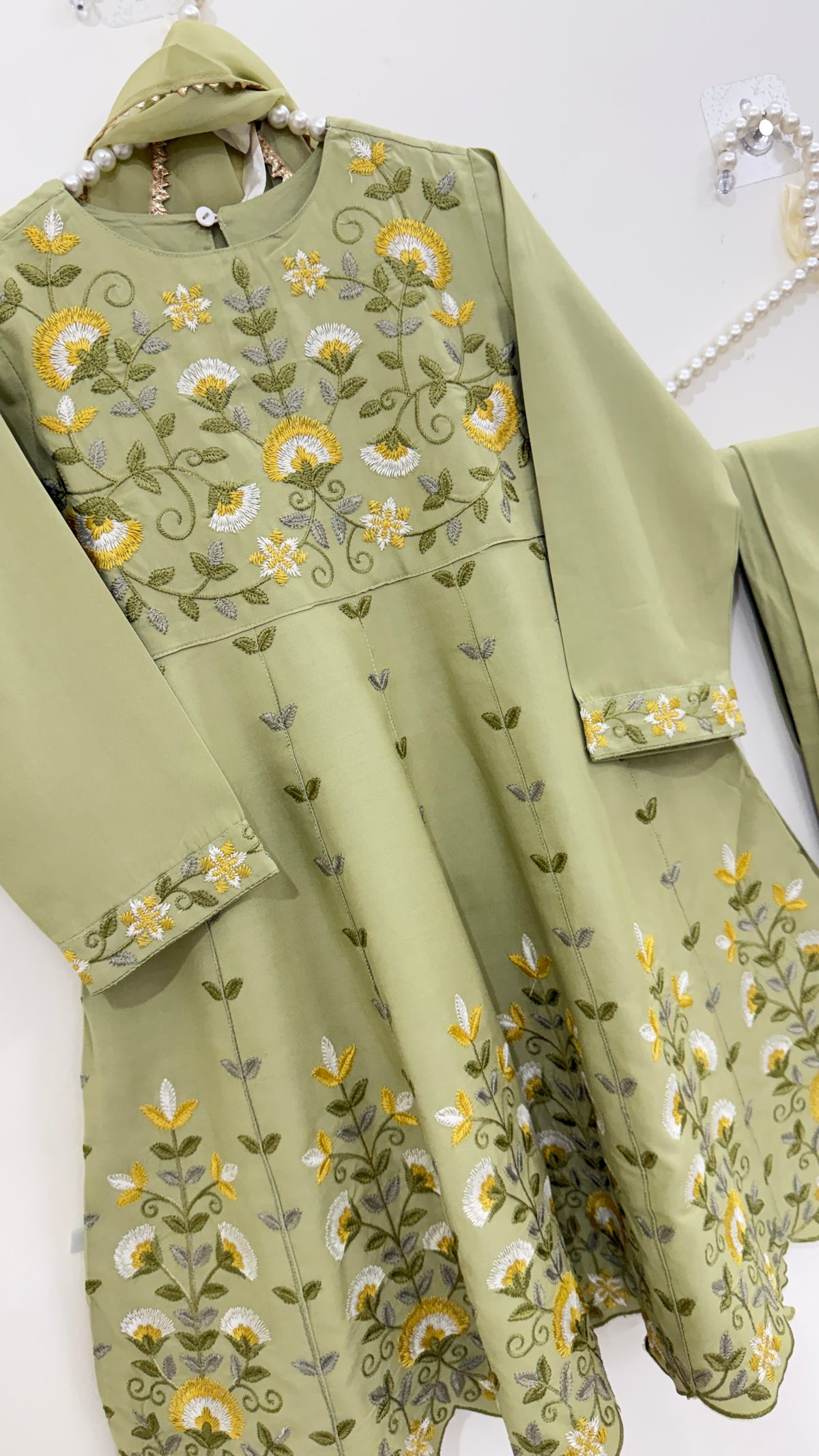 Elegant Floral Embroidered 3-piece suit