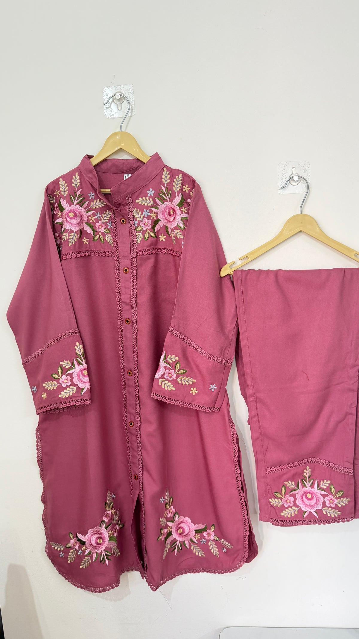 Floral Threadwork Kurta