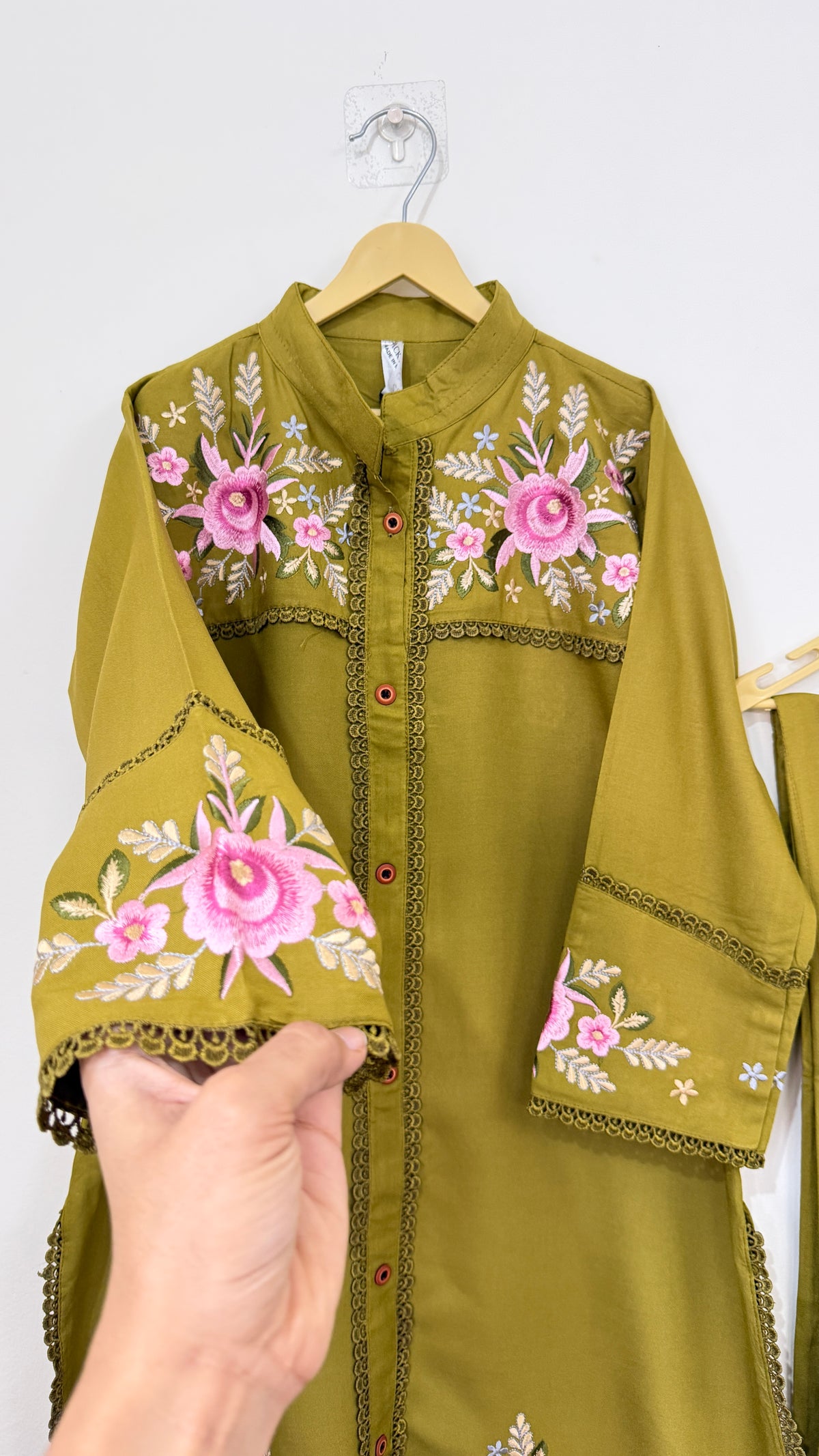 Floral Threadwork Kurta