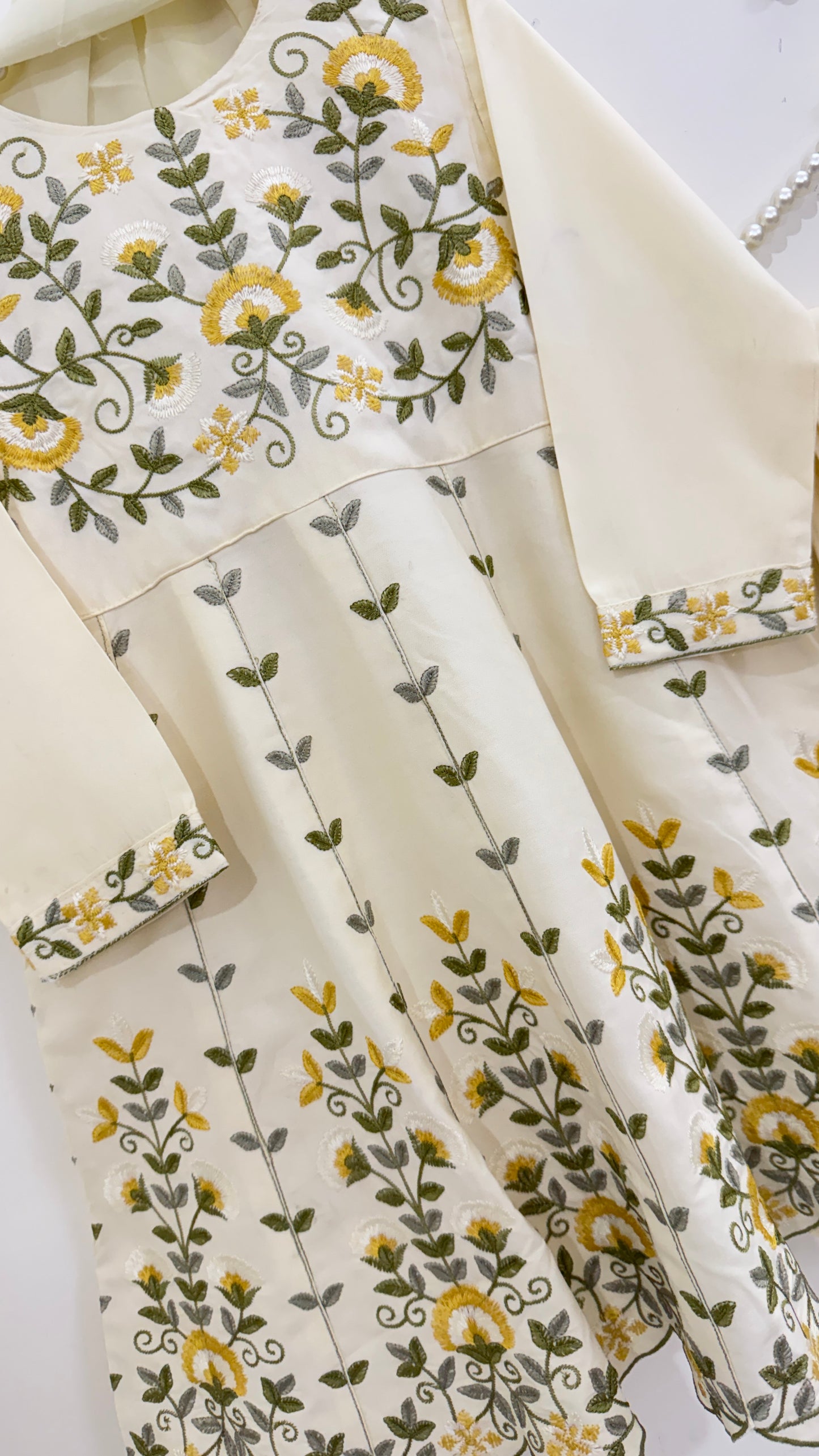 Elegant Floral Embroidered 3-piece suit