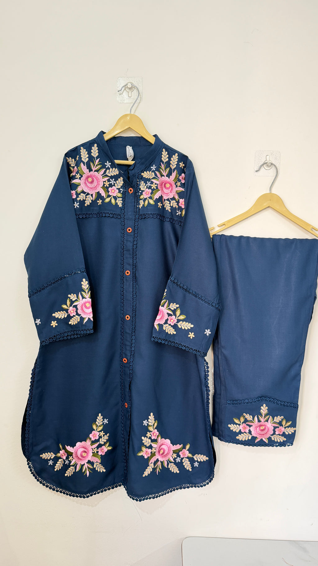 Floral Threadwork Kurta
