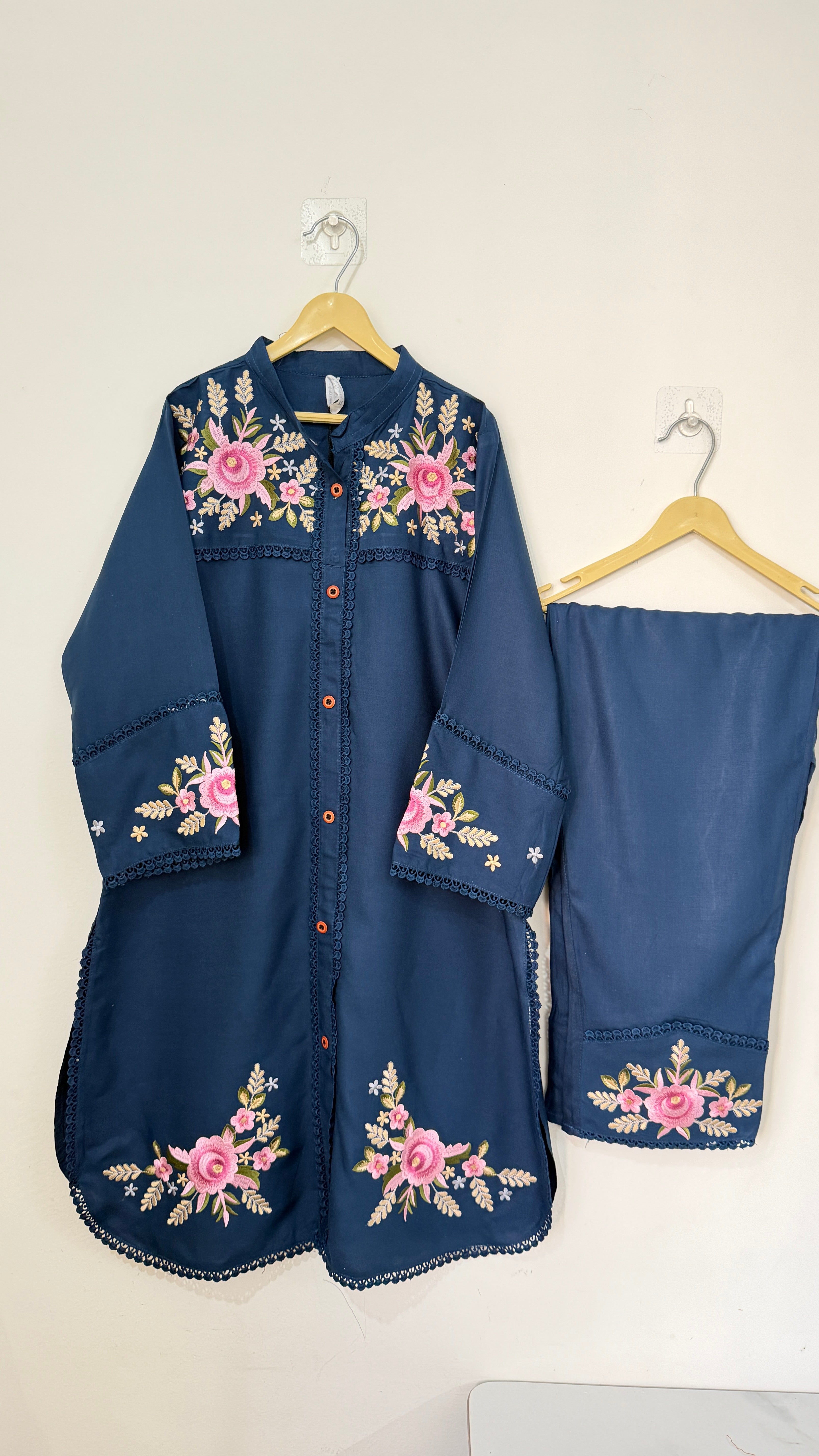 Floral Threadwork Kurta