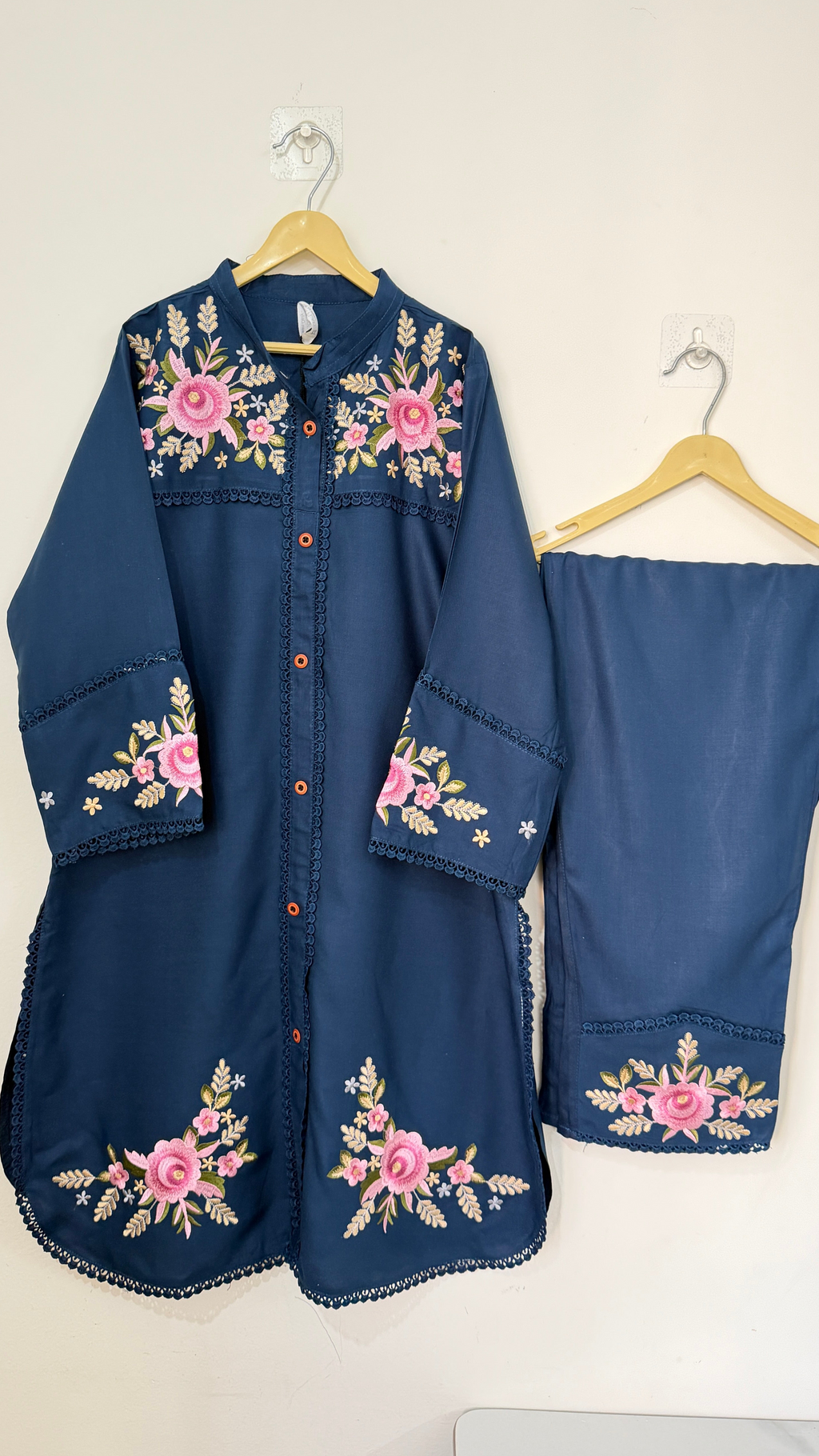 Floral Threadwork Kurta