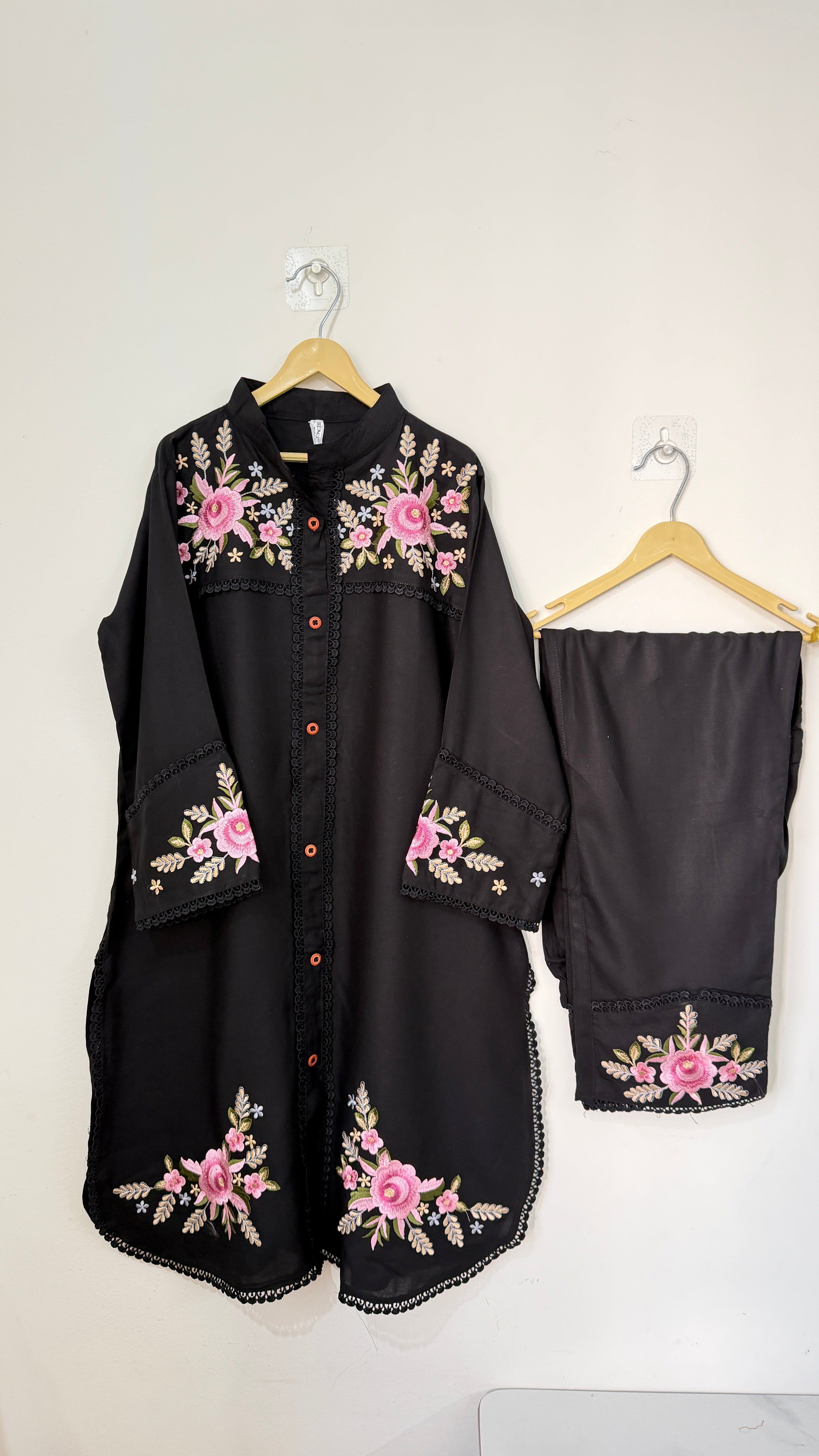 Floral Threadwork Kurta