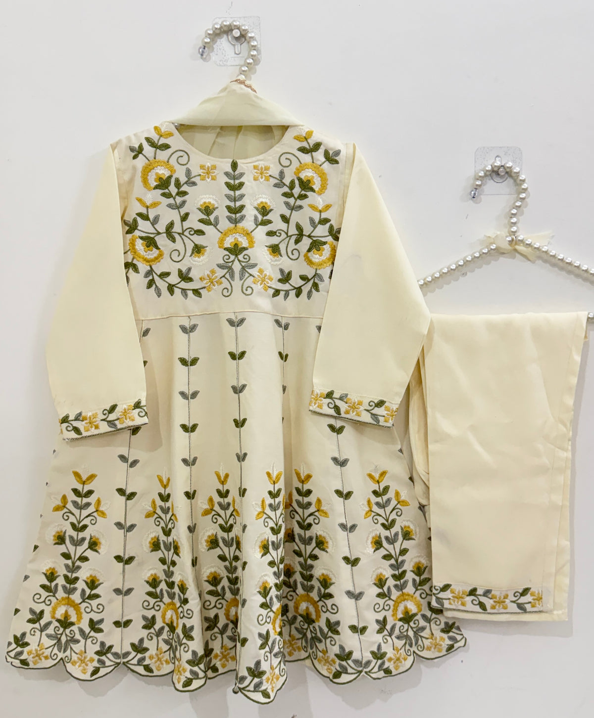 Elegant Floral Embroidered 3-piece suit